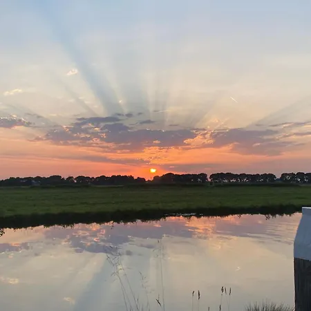With A View, Near Amsterdam * Broek in Waterland